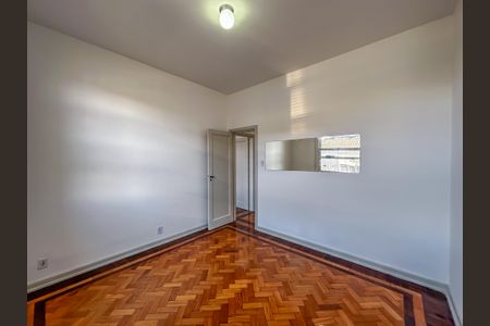 Apartamento para alugar com 76m², 2 quartos e sem vaga