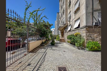 Apartamento para alugar com 76m², 2 quartos e sem vaga