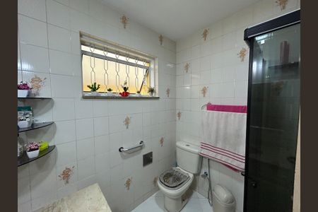 Casa à venda com 105m², 2 quartos e 1 vagaBanheiro