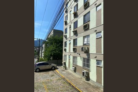 Apartamento à venda com 65m², 2 quartos e 1 vaga Apartamento à venda com 65m², 2 quartos e 1 vagaFachada