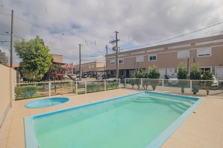 Casa de condomínio para alugar com 83m², 2 quartos e 1 vagaPiscina