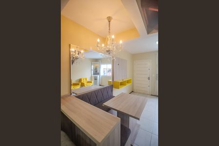 Casa de condomínio para alugar com 83m², 2 quartos e 1 vagaSala