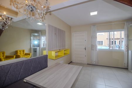 Sala de casa de condomínio para alugar com 2 quartos, 83m² em Restinga, Porto Alegre