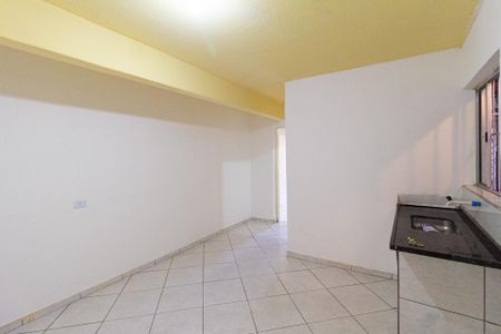 Sala/Cozinha de casa para alugar com 1 quarto, 32m² em Jardim Yaya, Carapicuíba