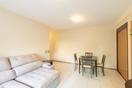 Sala de apartamento para alugar com 1 quarto, 60m² em Centro, Curitiba