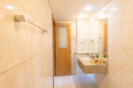 Apartamento para alugar com 60m², 1 quarto e sem vagaBanheiro da Suite