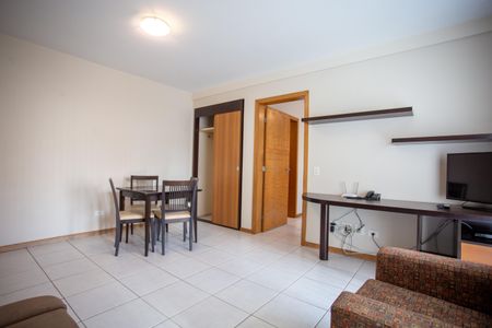 Apartamento para alugar com 1 quarto, 60m² em Centro, Curitiba
