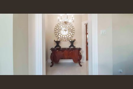 Casa de condomínio à venda com 560m², 4 quartos e 5 vagas Casa de condomínio à venda com 560m², 4 quartos e 5 vagasSala