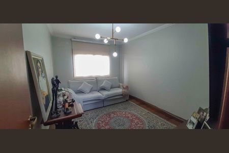 Casa de condomínio à venda com 560m², 4 quartos e 5 vagas Casa de condomínio à venda com 560m², 4 quartos e 5 vagasSala de TV