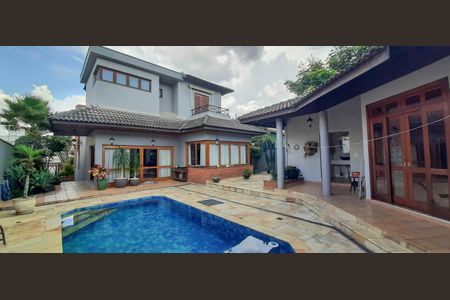 Casa de condomínio à venda com 560m², 4 quartos e 5 vagas Casa de condomínio à venda com 560m², 4 quartos e 5 vagasÁrea comum