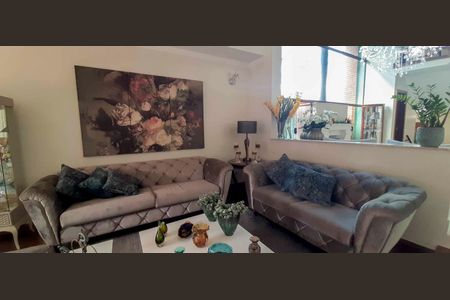 Casa de condomínio à venda com 560m², 4 quartos e 5 vagas Casa de condomínio à venda com 560m², 4 quartos e 5 vagasSala 2