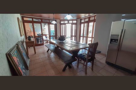 Casa de condomínio à venda com 560m², 4 quartos e 5 vagas Casa de condomínio à venda com 560m², 4 quartos e 5 vagasÁrea comum