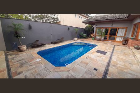 Casa de condomínio à venda com 560m², 4 quartos e 5 vagas Casa de condomínio à venda com 560m², 4 quartos e 5 vagasÁrea comum