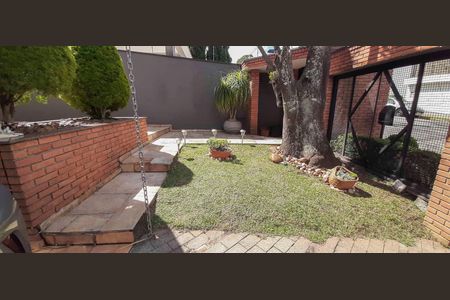 Casa de condomínio à venda com 560m², 4 quartos e 5 vagas Casa de condomínio à venda com 560m², 4 quartos e 5 vagasÁrea comum