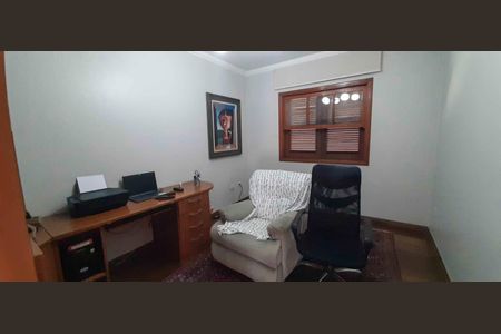 Casa de condomínio à venda com 560m², 4 quartos e 5 vagas Casa de condomínio à venda com 560m², 4 quartos e 5 vagasSuíte 4