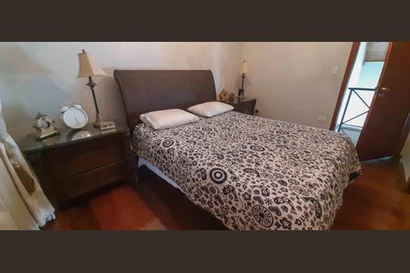 Casa de condomínio à venda com 560m², 4 quartos e 5 vagas Casa de condomínio à venda com 560m², 4 quartos e 5 vagasSuíte 3