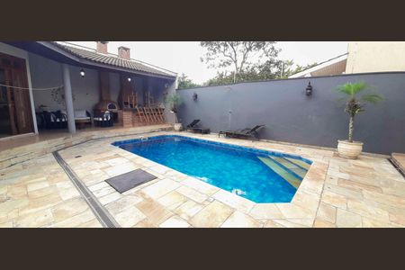 Casa de condomínio à venda com 560m², 4 quartos e 5 vagas Casa de condomínio à venda com 560m², 4 quartos e 5 vagasÁrea comum