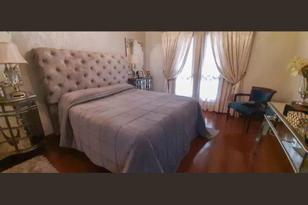 Casa de condomínio à venda com 560m², 4 quartos e 5 vagas Casa de condomínio à venda com 560m², 4 quartos e 5 vagasSuíte 2