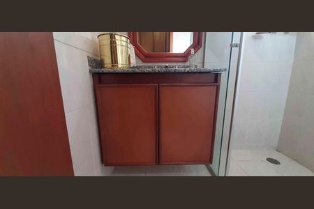 Casa de condomínio à venda com 560m², 4 quartos e 5 vagas Casa de condomínio à venda com 560m², 4 quartos e 5 vagasBanheiro da Suíte 4