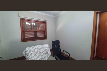 Casa de condomínio à venda com 560m², 4 quartos e 5 vagas Casa de condomínio à venda com 560m², 4 quartos e 5 vagasSuíte 4