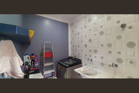 Casa de condomínio à venda com 560m², 4 quartos e 5 vagas Casa de condomínio à venda com 560m², 4 quartos e 5 vagasÁrea de Serviço