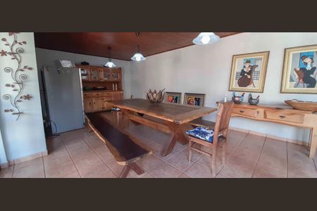 Casa de condomínio à venda com 560m², 4 quartos e 5 vagas Casa de condomínio à venda com 560m², 4 quartos e 5 vagasÁrea comum