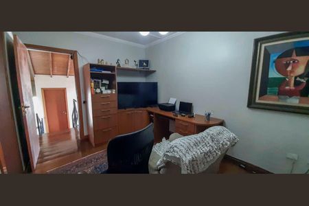 Casa de condomínio à venda com 560m², 4 quartos e 5 vagas Casa de condomínio à venda com 560m², 4 quartos e 5 vagasSuíte 4