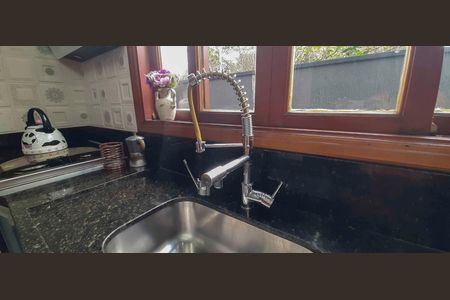 Casa de condomínio à venda com 560m², 4 quartos e 5 vagas Casa de condomínio à venda com 560m², 4 quartos e 5 vagasCozinha