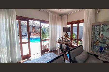 Casa de condomínio à venda com 560m², 4 quartos e 5 vagas Casa de condomínio à venda com 560m², 4 quartos e 5 vagasSala 2