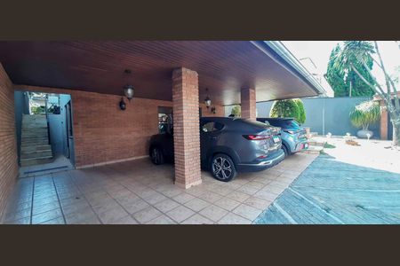 Casa de condomínio à venda com 560m², 4 quartos e 5 vagas Casa de condomínio à venda com 560m², 4 quartos e 5 vagasÁrea comum