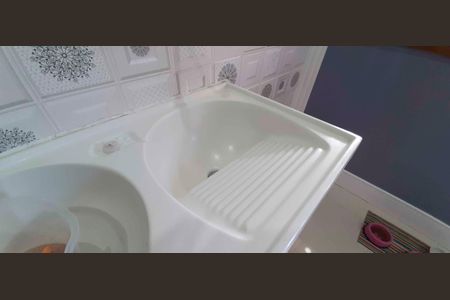 Casa de condomínio à venda com 560m², 4 quartos e 5 vagas Casa de condomínio à venda com 560m², 4 quartos e 5 vagasÁrea de Serviço