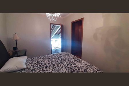 Casa de condomínio à venda com 560m², 4 quartos e 5 vagas Casa de condomínio à venda com 560m², 4 quartos e 5 vagasSuíte 3