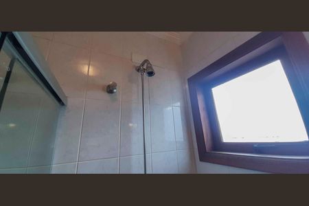 Casa de condomínio à venda com 560m², 4 quartos e 5 vagas Casa de condomínio à venda com 560m², 4 quartos e 5 vagasBanheiro da Suíte 1