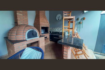 Casa de condomínio à venda com 560m², 4 quartos e 5 vagas Casa de condomínio à venda com 560m², 4 quartos e 5 vagasÁrea comum