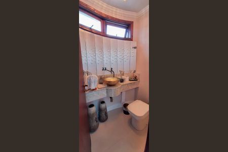 Casa de condomínio à venda com 560m², 4 quartos e 5 vagas Casa de condomínio à venda com 560m², 4 quartos e 5 vagasLavabo