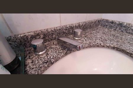 Casa de condomínio à venda com 560m², 4 quartos e 5 vagas Casa de condomínio à venda com 560m², 4 quartos e 5 vagasBanheiro da Suíte 3