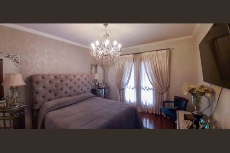 Casa de condomínio à venda com 560m², 4 quartos e 5 vagas Casa de condomínio à venda com 560m², 4 quartos e 5 vagasSuíte 2