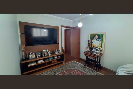 Casa de condomínio à venda com 560m², 4 quartos e 5 vagas Casa de condomínio à venda com 560m², 4 quartos e 5 vagasSala de TV