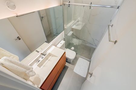 Apartamento à venda com 77m², 1 quarto e 2 vagas Apartamento à venda com 77m², 1 quarto e 2 vagasBanheiro Social