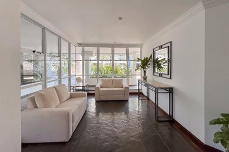 Apartamento à venda com 77m², 1 quarto e 2 vagas Apartamento à venda com 77m², 1 quarto e 2 vagasHall Social