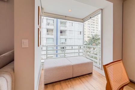 Apartamento à venda com 77m², 1 quarto e 2 vagas Apartamento à venda com 77m², 1 quarto e 2 vagasSala - Varanda