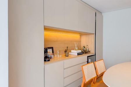 Apartamento à venda com 77m², 1 quarto e 2 vagas Apartamento à venda com 77m², 1 quarto e 2 vagasSala