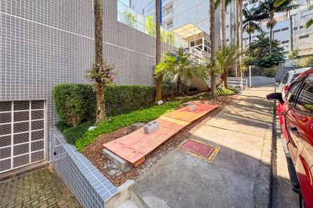 Apartamento à venda com 77m², 1 quarto e 2 vagas Apartamento à venda com 77m², 1 quarto e 2 vagasEntrada