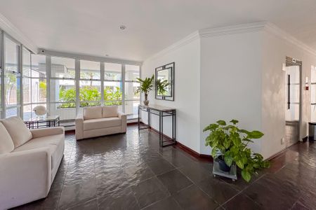 Apartamento à venda com 77m², 1 quarto e 2 vagas Apartamento à venda com 77m², 1 quarto e 2 vagasHall Social