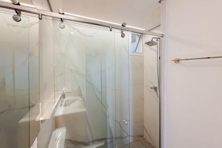 Apartamento à venda com 77m², 1 quarto e 2 vagas Apartamento à venda com 77m², 1 quarto e 2 vagasBanheiro Social