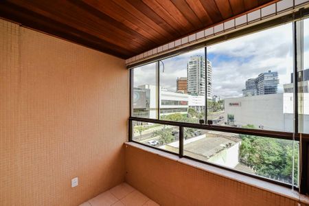 Sacada da Sala de apartamento à venda com 2 quartos, 68m² em Bela Vista, Porto Alegre