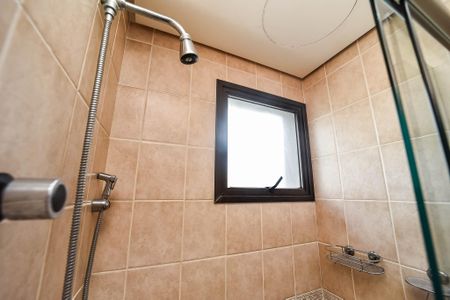 Apartamento à venda com 68m², 2 quartos e 1 vaga Apartamento à venda com 68m², 2 quartos e 1 vagaBanheiro social