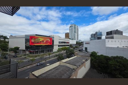 Apartamento à venda com 68m², 2 quartos e 1 vaga Apartamento à venda com 68m², 2 quartos e 1 vagaVista