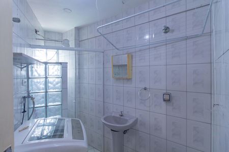 Banheiro e área de serviço de apartamento à venda com 1 quarto, 32m² em Liberdade, São Paulo