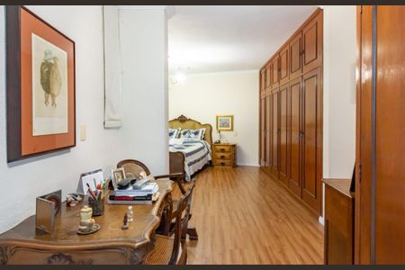 Casa à venda com 374m², 5 quartos e 5 vagasFoto 10